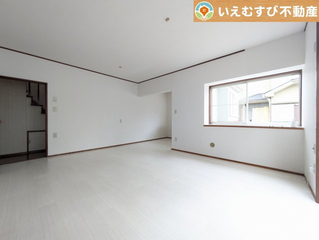 熊谷市江南中央3丁目　中古住宅の居間・リビング