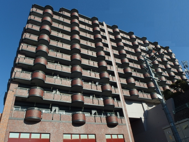 茶臼山ハイツの外観