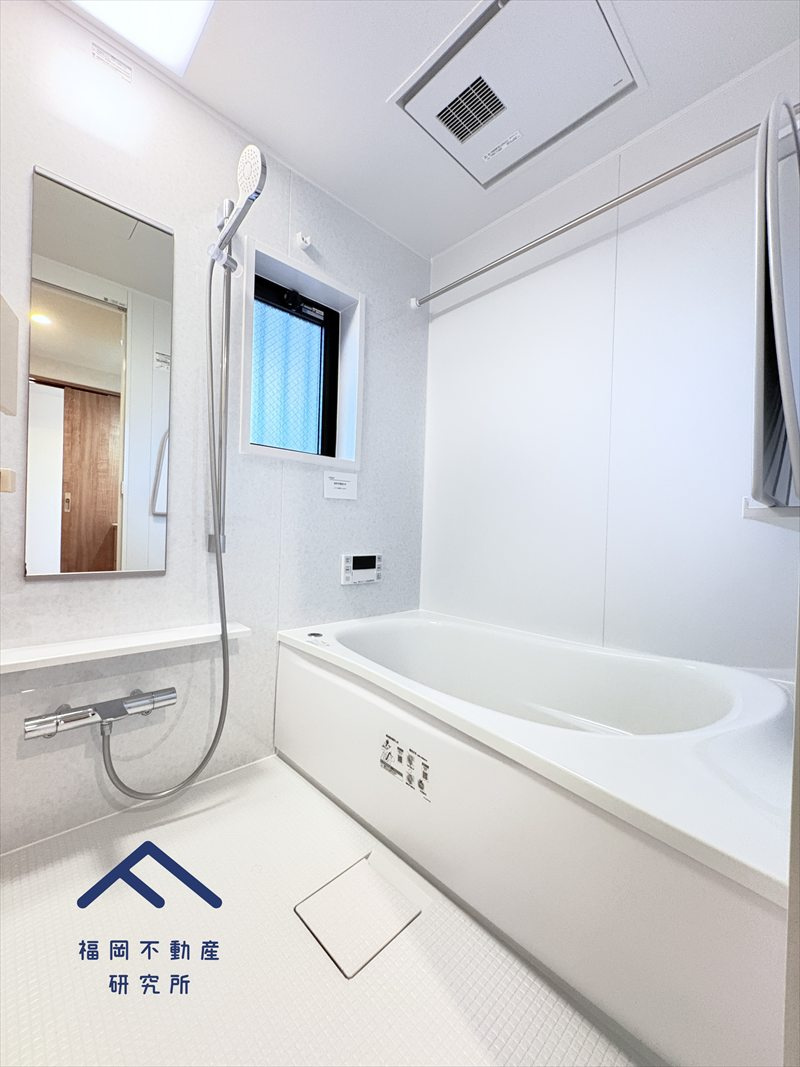 アンピール松島Ⅱの浴室|浴室乾燥機・追い焚き機能付きのユニットバスです