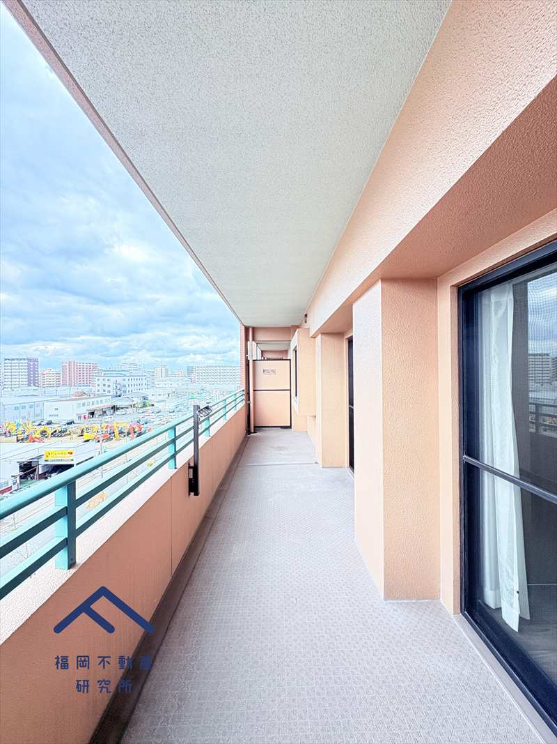 アンピール松島Ⅱのバルコニー|南東向き・２ｍワイドバルコニーで開放感があります