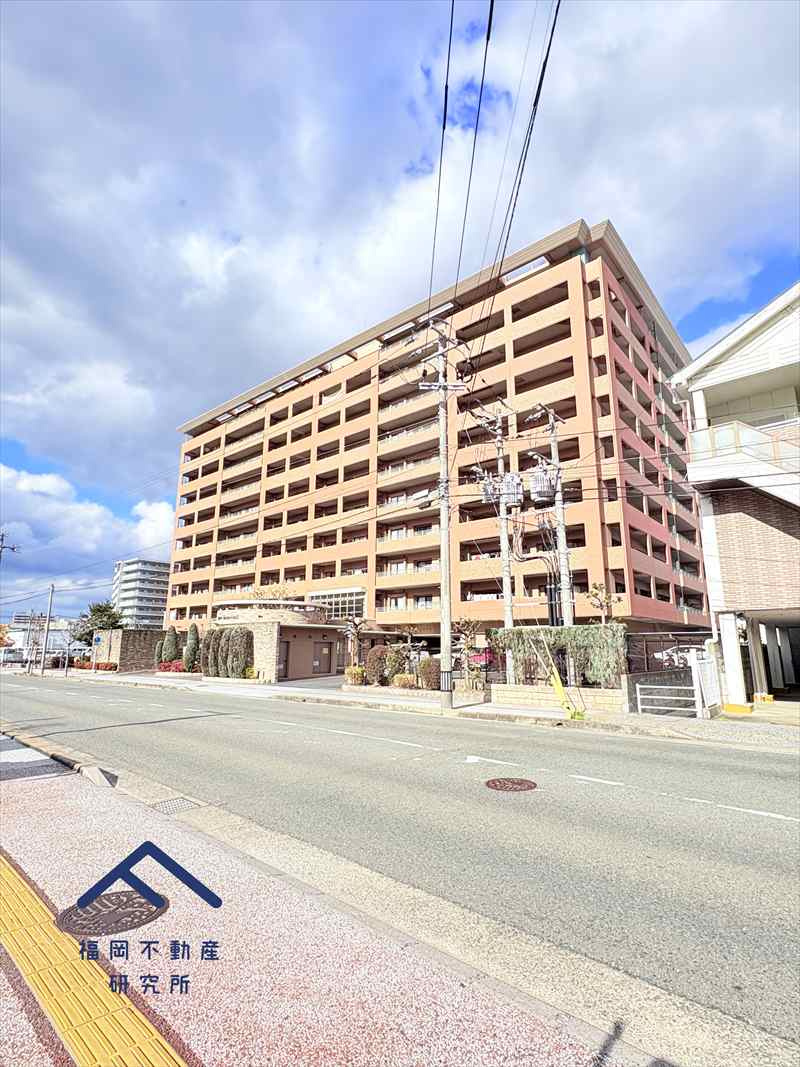 アンピール松島Ⅱの外観|2000年以降・品質重視の邸宅で昨今の新築マンションと違い、堅牢な造りで安心です