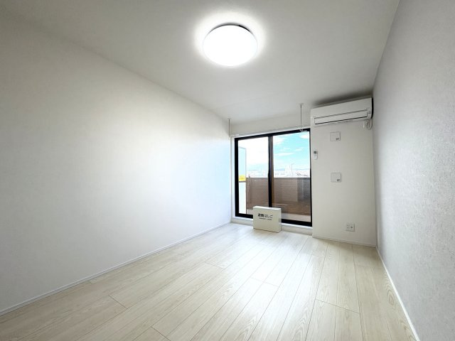 MQuarto福生の居間・リビング