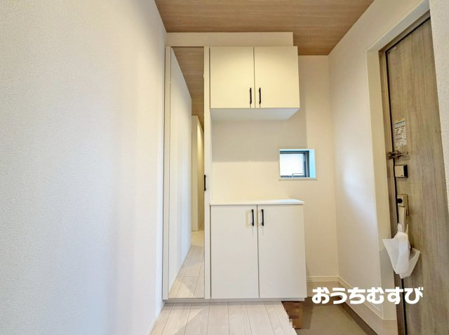 春日井市牛山町(全1棟)の玄関