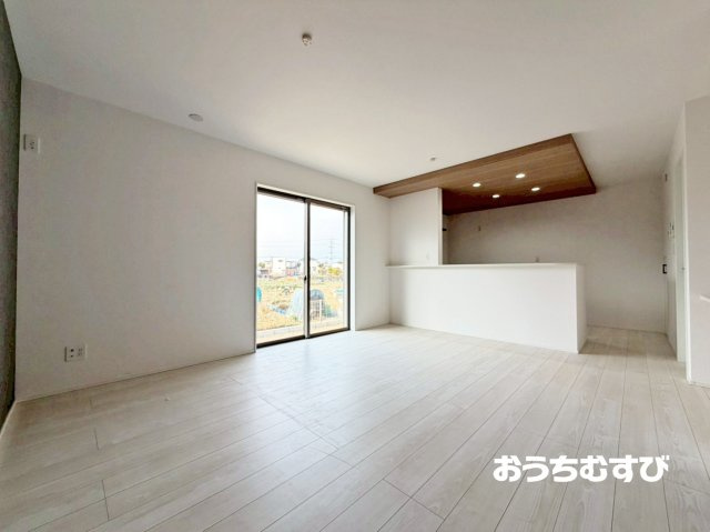 春日井市牛山町(全1棟)の居間・リビング