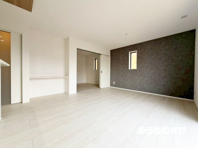 春日井市牛山町(全1棟)の居間・リビング