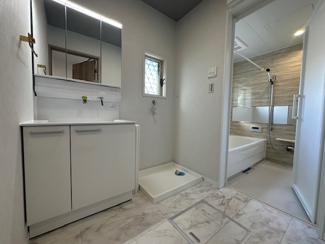 茅ヶ崎市菱沼1丁目　中古戸建の脱衣所|新規リフォーム完了！　脱衣スペース