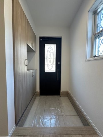 茅ヶ崎市菱沼1丁目　中古戸建の玄関|新規リフォーム完了！　玄関