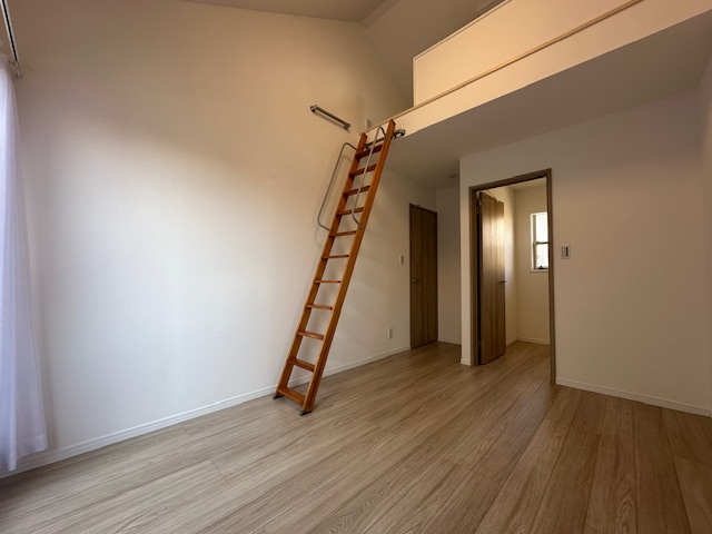 茅ヶ崎市菱沼1丁目　中古戸建の寝室|新規リフォーム完了！　6帖　洋室