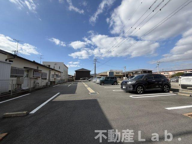 ステラの駐車場