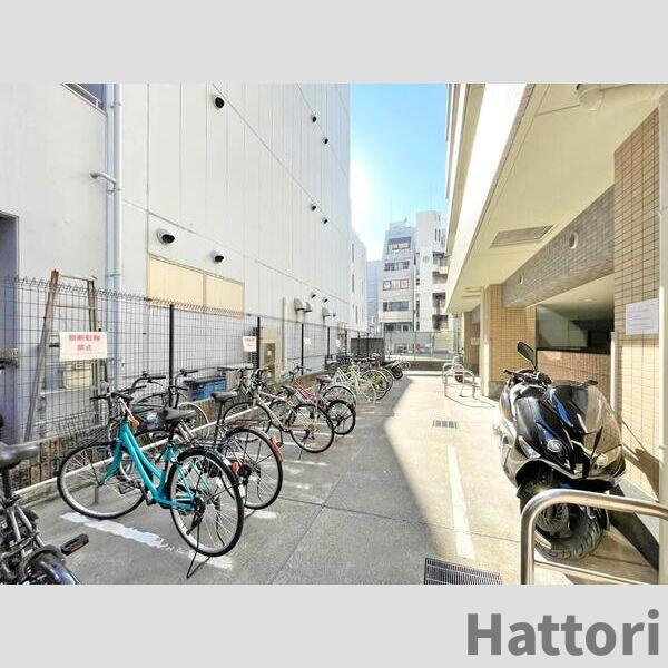 S-FORT新大阪ravirの駐車場