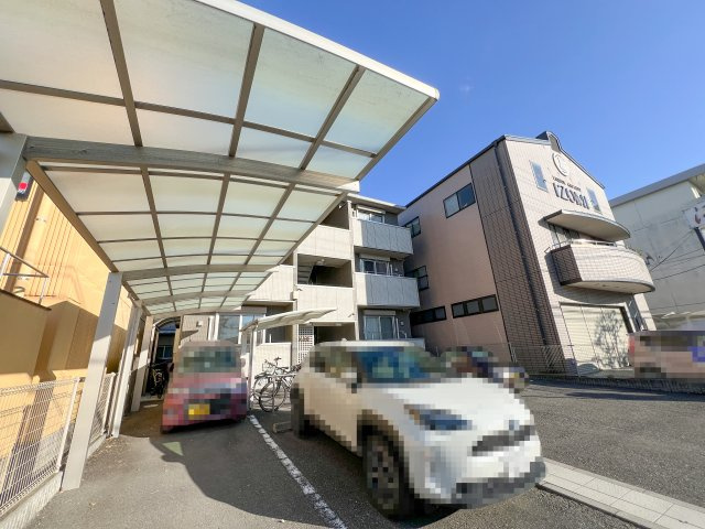 ルアールの駐車場