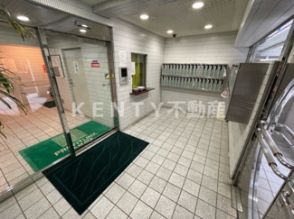 【エントランス】 | 建物の内部です