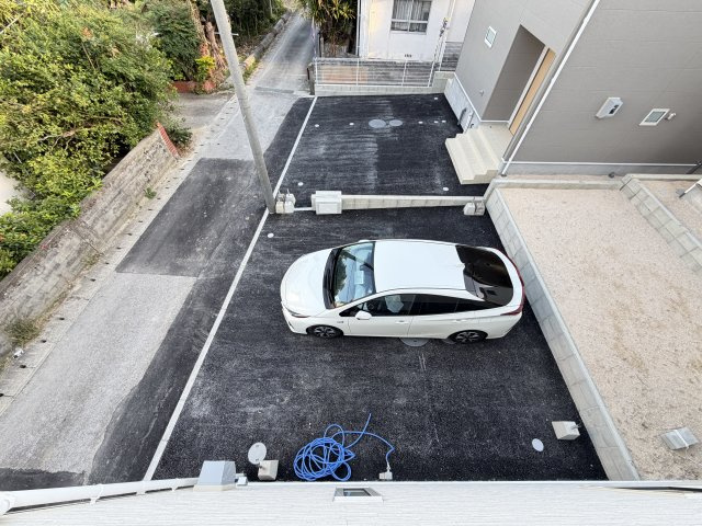 中城村添石　第1（全3棟）ラスト2号棟の駐車場|2号棟　並列駐車2台＋お庭付き♪