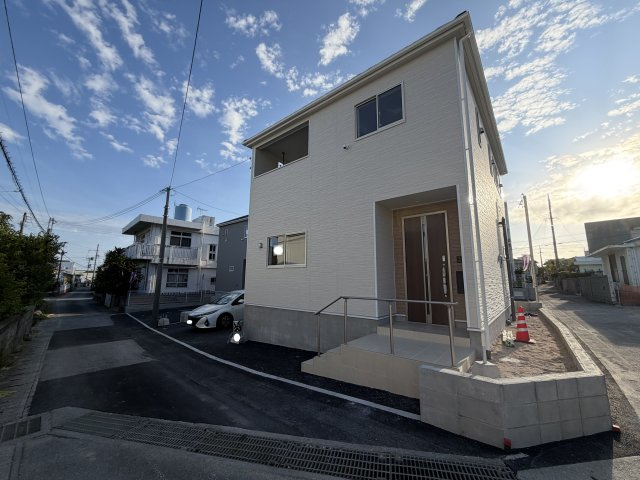 中城村添石　第1（全3棟）ラスト2号棟の前面道路含む現地写真|※北東側市道4m♪北西側市道4m♪