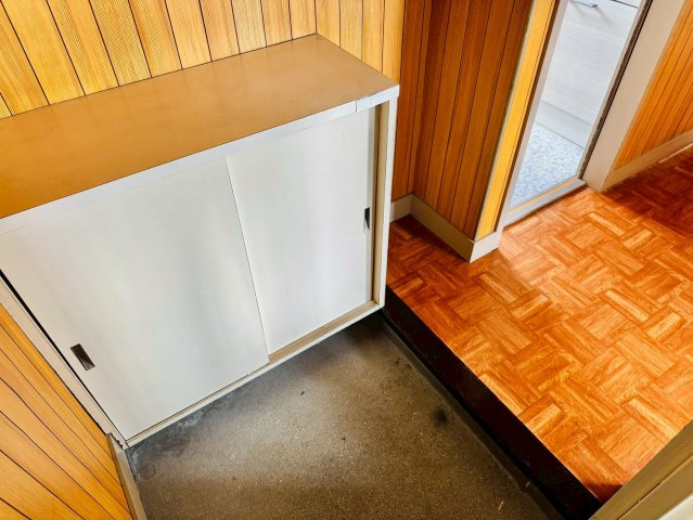 垣根マンションの玄関