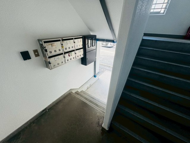 垣根マンションのエントランス