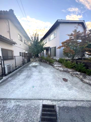 中古戸建　長野市西和田一丁目の駐車場