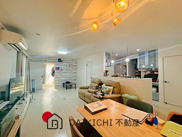 【居間・リビング】 | 鴻巣市新宿2丁目　中古戸建