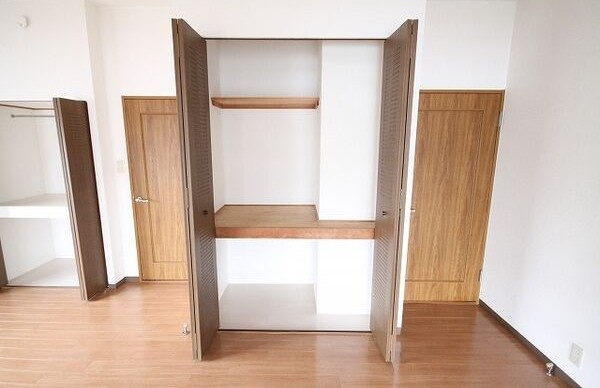 三旺マンション第２社台の収納