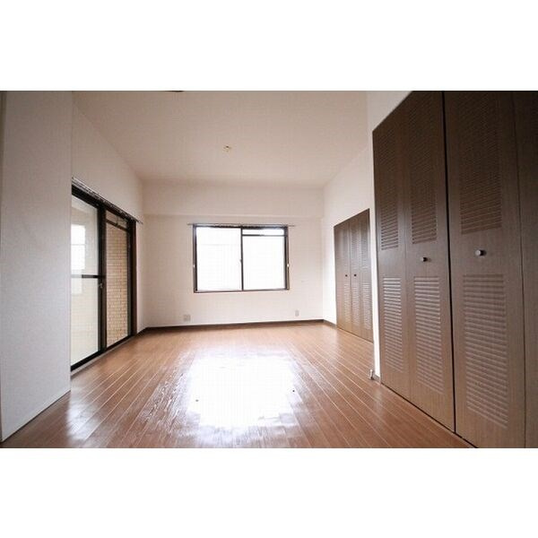 三旺マンション第２社台の寝室