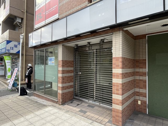 大阪市北区浪花町の店舗事務所の外観