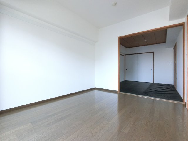 アーバンパーク行徳 の洋室