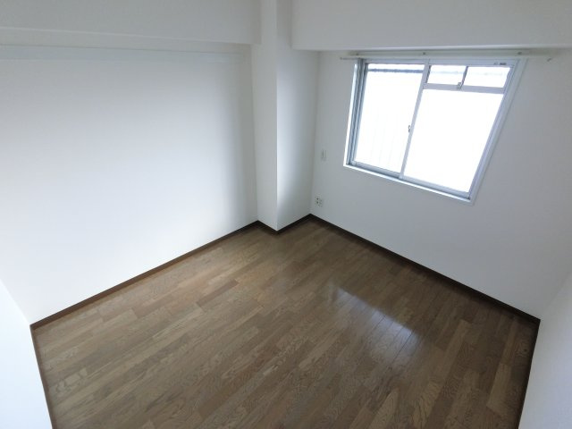 アーバンパーク行徳 の洋室