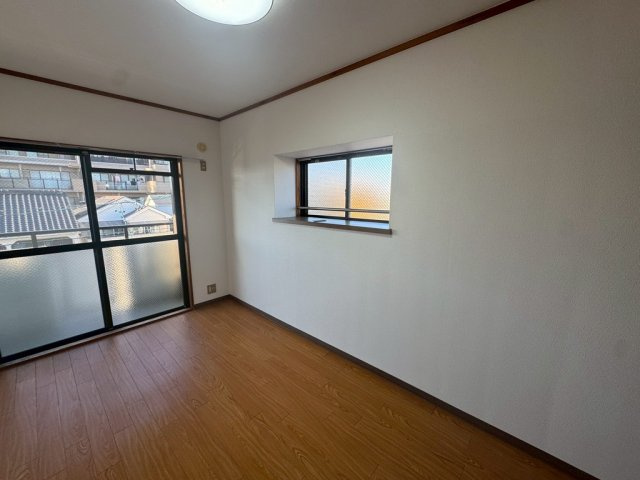 リヴェール保呂の洋室