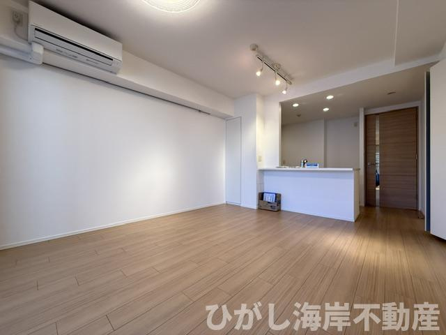 リストレジデンス茅ヶ崎海岸の居間・リビング|新規リフォーム完了！　13.6帖　LDK