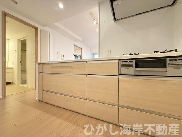 リストレジデンス茅ヶ崎海岸のキッチン|新規リフォーム完了！　13.6帖　LDK