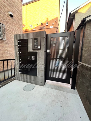 【エントランス】 | ベイルーム長後 | 清潔感のあるエントランスです♪