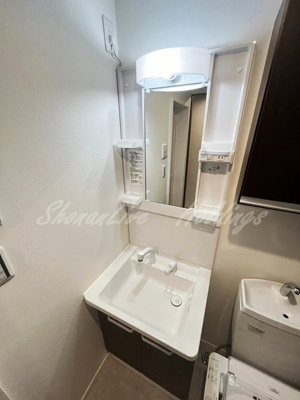 【洗面所】 | ベイルーム長後 | 明るい洗面所です