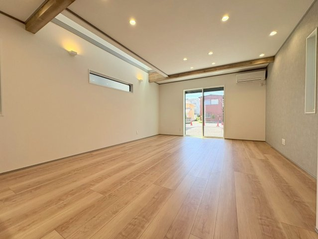 新築戸建　岐阜市加納南陽町　全2区画分譲の居間・リビング|リビング別角度
