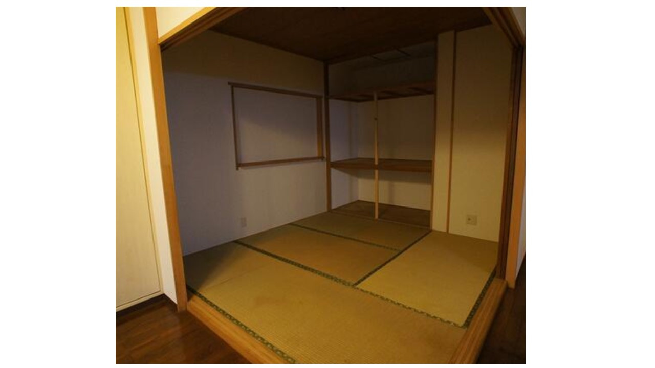 東京都江東区　コーポ上野の和室