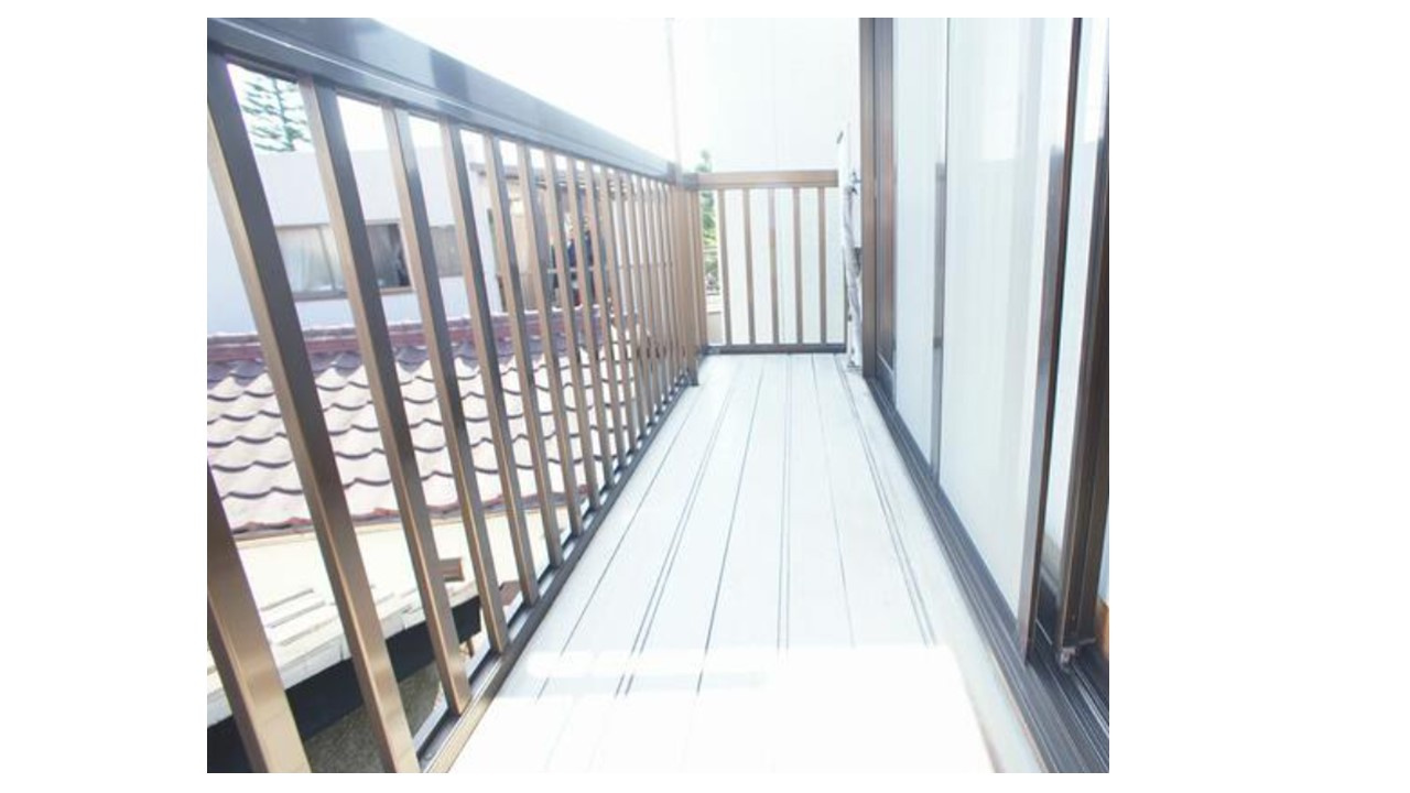 東京都江東区　コーポ上野のバルコニー