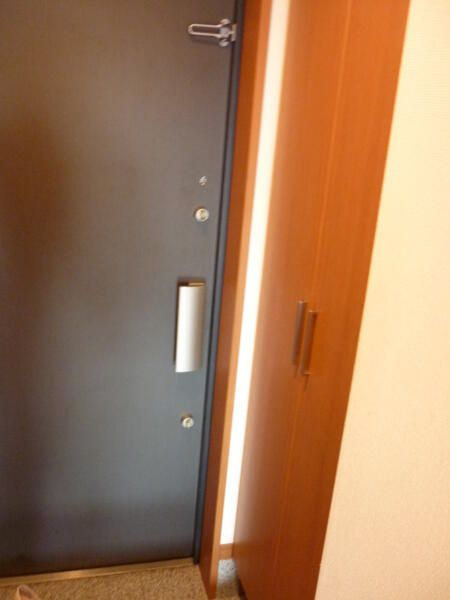 リバーレ池袋の玄関