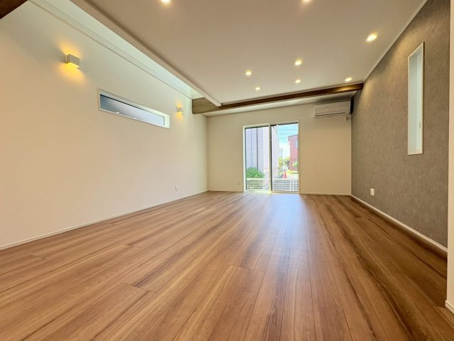 新築戸建　岐阜市加納南陽町　全2区画分譲の居間・リビング|リビング別角度