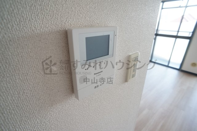 ファミール安倉の寝室|参考、同建物・反転間取りの号室