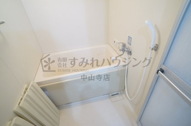 ファミール安倉の寝室|参考、同建物・反転間取りの号室