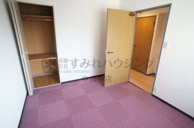 ファミール安倉の洗面所|参考、同建物・反転間取りの号室