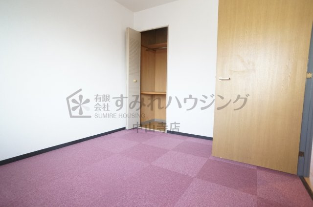 ファミール安倉の洗面所|参考、同建物・反転間取りの号室