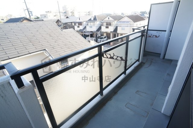 ファミール安倉の玄関|参考、同建物・反転間取りの号室