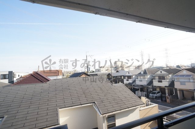 ファミール安倉の玄関|参考、同建物・反転間取りの号室