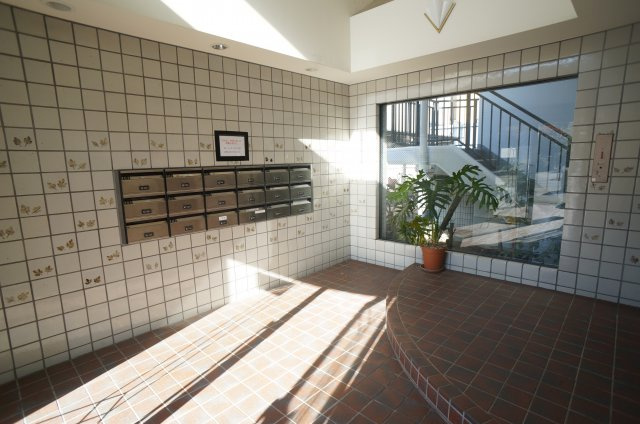 ファミール安倉のエントランス