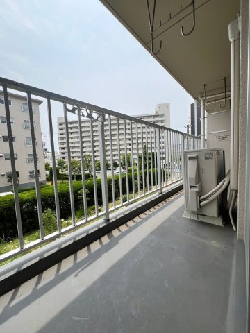 神陵台北住宅68号棟のバルコニー