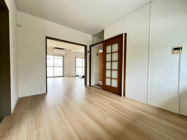 神陵台北住宅68号棟の居間・リビング