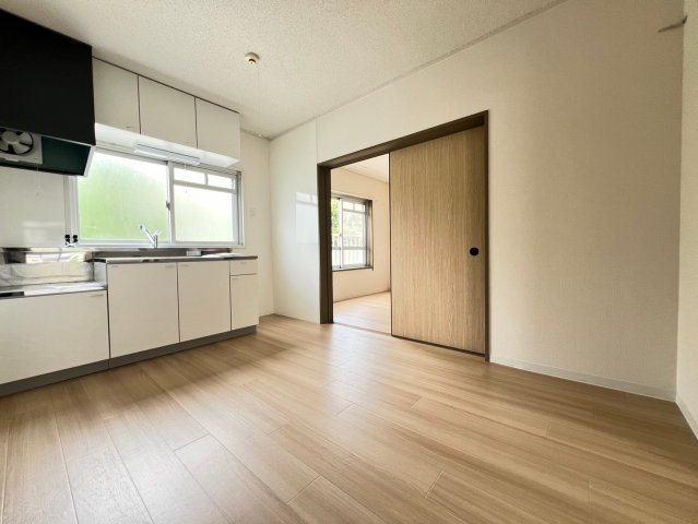 神陵台北住宅68号棟の居間・リビング