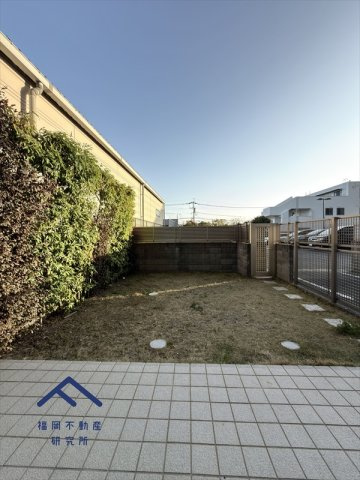 エイリックタウン箱崎公園ファミリア EAST棟の駐車場