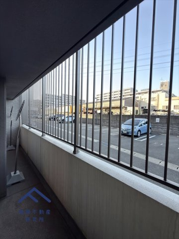 エイリックタウン箱崎公園ファミリア EAST棟の洋室