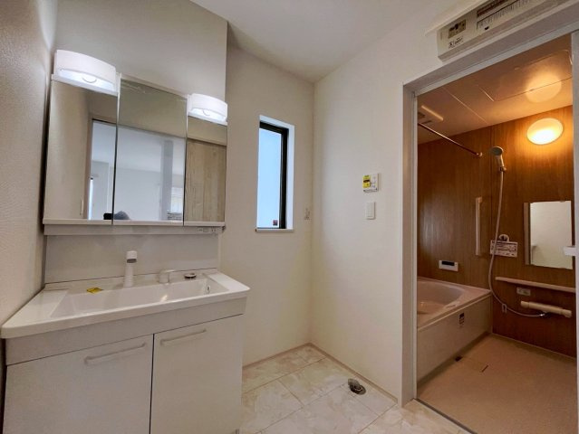 うるま市字川田の新築一戸建の独立洗面台